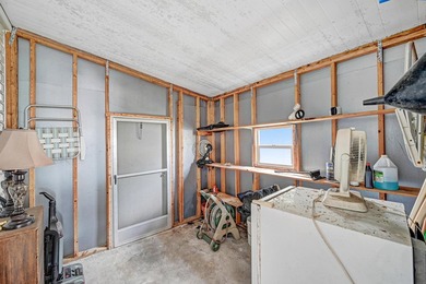 SUPER SPACIOUS Located in 55 plus community beautifully - photo 31