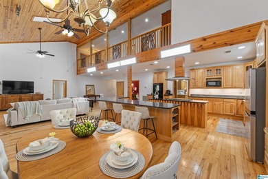 Lakefront estate on 3.52 acres! Featuring 6,310 sq ft of living - photo 11
