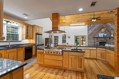 Lakefront estate on 3.52 acres! Featuring 6,310 sq ft of living - photo 13