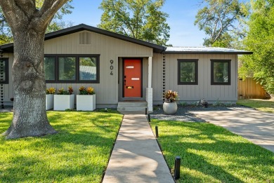 This property is absolutely charming ! Discover a clever blend