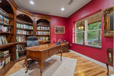 Lakefront estate on 3.52 acres! Featuring 6,310 sq ft of living - photo 15