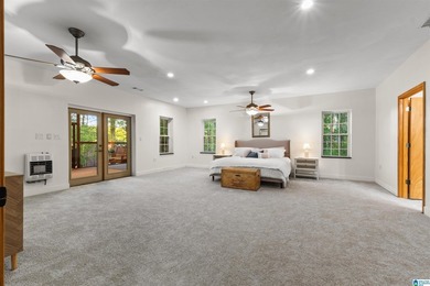 Lakefront estate on 3.52 acres! Featuring 6,310 sq ft of living - photo 17