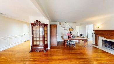 Motivated Seller! Spacious Expanded Cape in North Merrick - Room - photo 3