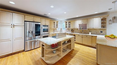 Motivated Seller! Spacious Expanded Cape in North Merrick - Room - photo 7