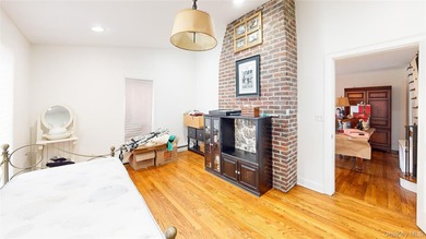 Motivated Seller! Spacious Expanded Cape in North Merrick - Room - photo 8