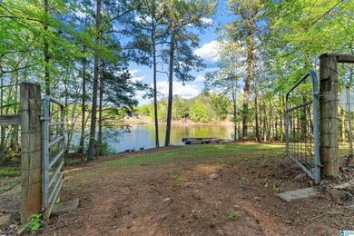 Lakefront estate on 3.52 acres! Featuring 6,310 sq ft of living - photo 50