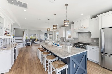Exceptional ocean views and a premier Gardens location set the - photo 11