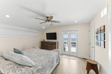 Exceptional ocean views and a premier Gardens location set the - photo 14