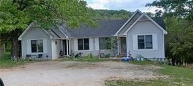 Lake Townhome/Townhouse For Sale in Holiday Island, Arkansas