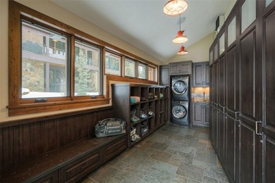 Welcome to 560 Beeler Place, an extraordinary mountain retreat - photo 17