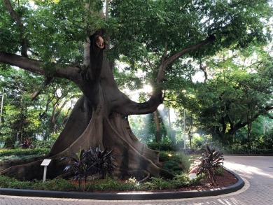 Great investment or Homeowner opportunity! This remodeled unit