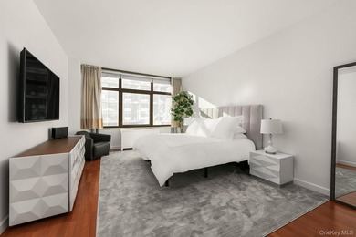 Luxury Living at One Morton Square! Enjoy this sun-drenched, 2 - photo 5