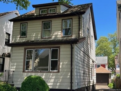 Lovingly maintained bright, spacious, Detached Colonial, 3 - photo 1