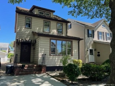 Lovingly maintained bright, spacious, Detached Colonial, 3 - photo 2