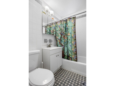 Parkside living with effortless access to transit, cafs, and - photo 4