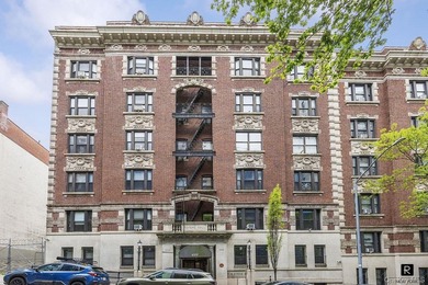 Parkside living with effortless access to transit, cafs, and - photo 8