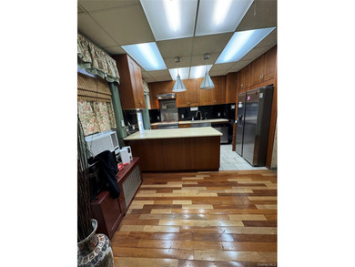 Welcome to 2922 Barnes Ave Unit 5F. A spacious 2 bedroom coop - photo 3