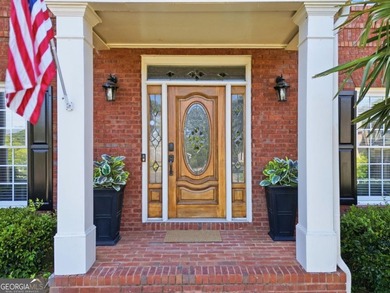 Beautifully 6 bedroom. home on a private cul-de-sac lot in - photo 4