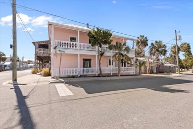 Own a charming, versatile piece of Florida history in the heart - photo 6
