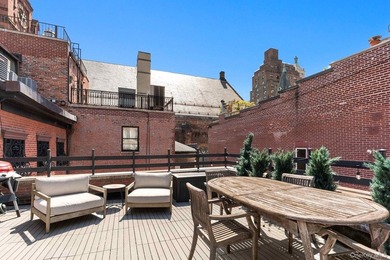 Tucked along one of Gramercy's most coveted tree-lined streets - photo 8