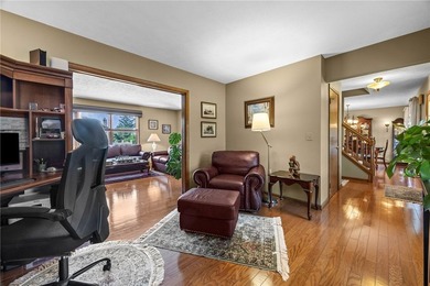 Welcome to this impeccably maintained 4-bedroom, 3.5-bath - photo 5
