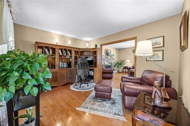 Welcome to this impeccably maintained 4-bedroom, 3.5-bath - photo 6