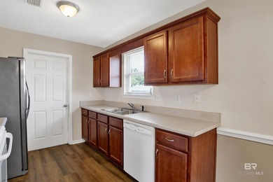 Priced to sell! 3 Bedroom 2 bath home close to town in Central - photo 10