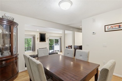 Welcome to 39 Menlo Place! Nestled at the end of a quiet - photo 12