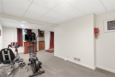 Welcome to 39 Menlo Place! Nestled at the end of a quiet - photo 17