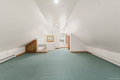 Welcome to 3 Franklin Road, a spacious and sun-filled Colonial - photo 20