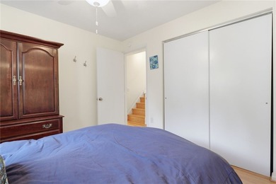 Welcome to 39 Menlo Place! Nestled at the end of a quiet - photo 22