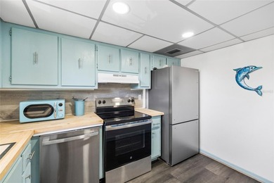 Secluded West Bradenton location just minutes to the beautiful - photo 3