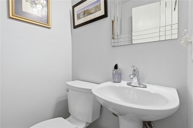 Welcome to 39 Menlo Place! Nestled at the end of a quiet - photo 24