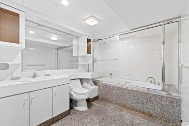 Welcome to 3 Franklin Road, a spacious and sun-filled Colonial - photo 24