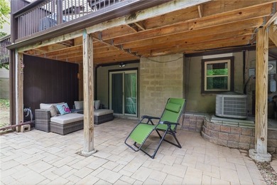 Welcome to 39 Menlo Place! Nestled at the end of a quiet - photo 27