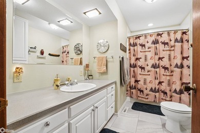 Needing a place to retreat to avoid the hustle and bustle? - photo 29