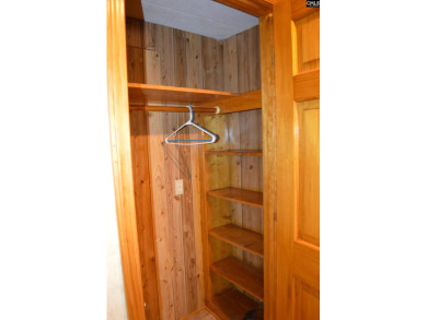 Great 3 bed 2 bath lake front home with nice kitchen cabinets - photo 20