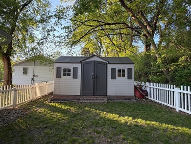 This three-bedroom, two-bathroom home sits across the bay from - photo 22