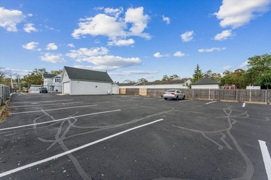 Retail & Residential Compound in the North Fork's Commercial - photo 8