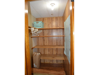 Great 3 bed 2 bath lake front home with nice kitchen cabinets - photo 33