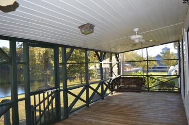 Great 3 bed 2 bath lake front home with nice kitchen cabinets - photo 38