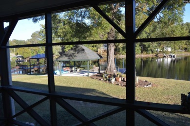 Great 3 bed 2 bath lake front home with nice kitchen cabinets - photo 40