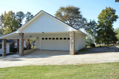 Great 3 bed 2 bath lake front home with nice kitchen cabinets - photo 48