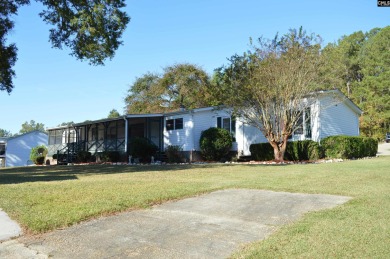 Great 3 bed 2 bath lake front home with nice kitchen cabinets - photo 50