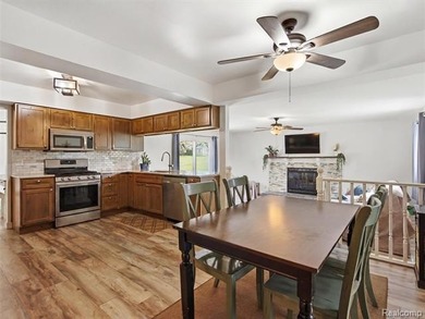 Welcome to this 3 bedroom colonial in beautiful Highland Hills - photo 11