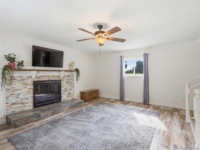 Welcome to this 3 bedroom colonial in beautiful Highland Hills - photo 14