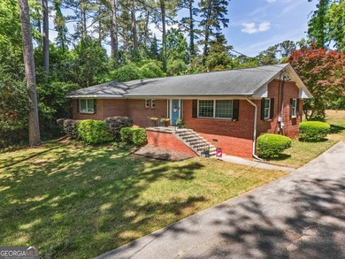 Welcome home to 201 Lakeside Dr. A 3 bed/ 2 bath brick ranch - photo 17