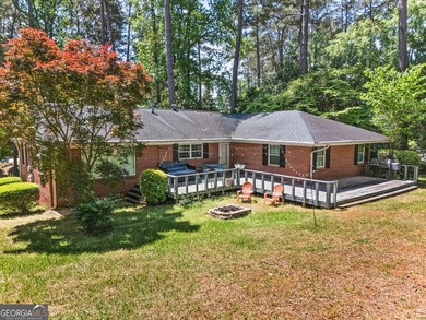 Welcome home to 201 Lakeside Dr. A 3 bed/ 2 bath brick ranch - photo 18