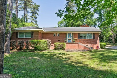 Welcome home to 201 Lakeside Dr. A 3 bed/ 2 bath brick ranch - photo 19