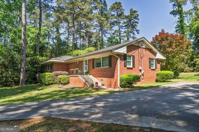 Welcome home to 201 Lakeside Dr. A 3 bed/ 2 bath brick ranch - photo 20